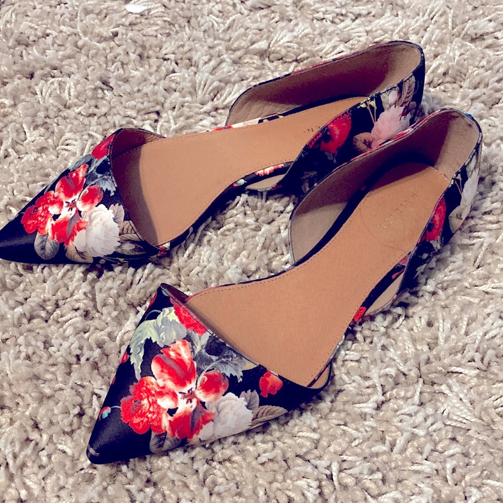 NWT Halogen Floral Flats